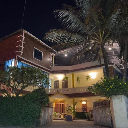 Vedha Ayurvedic Panchakarma Treatment Centre Hotel Alappuzha Buitenkant foto