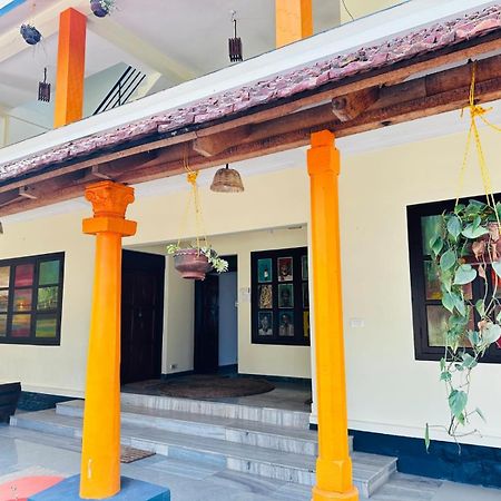 Vedha Ayurvedic Panchakarma Treatment Centre Hotel Alappuzha Buitenkant foto